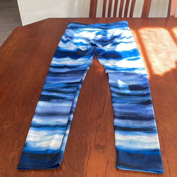 Old navy watercolor leggings - Picture 2 of 4